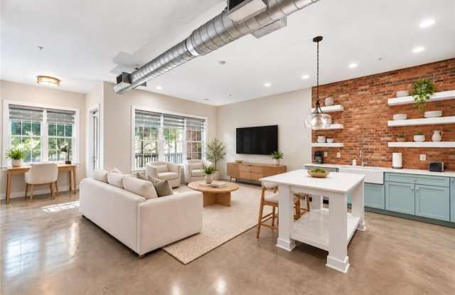 680 Greenwood Avenue NE Gallery 4