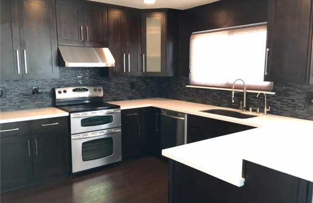 28408 Ridgecroft Court Gallery 3