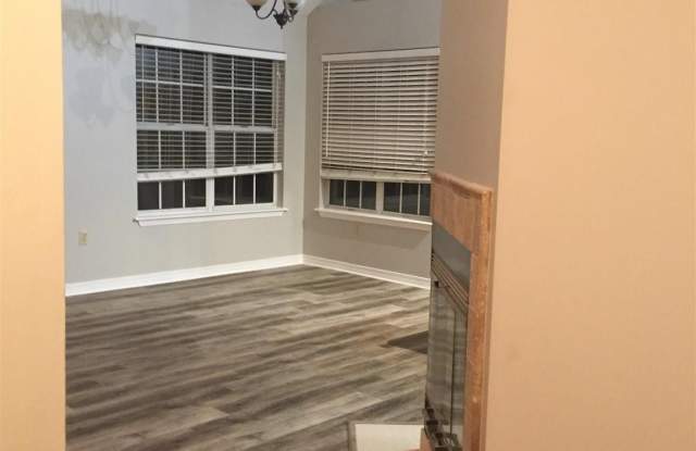 9404 Victoria Ln Gallery 4