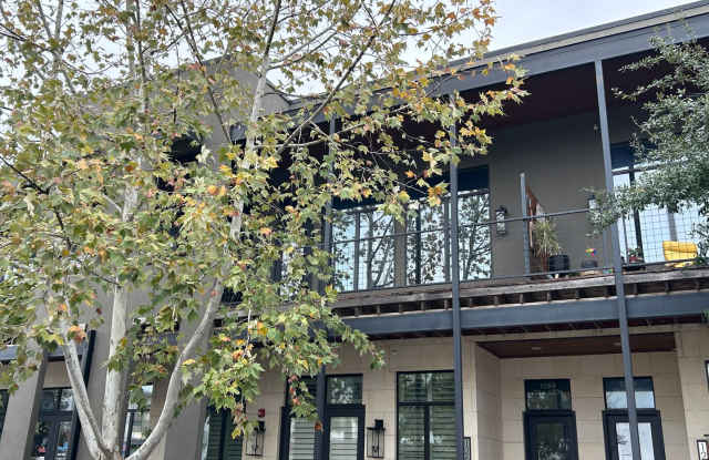 Town Creek CONDO! Large Balcony / Fridge, Washer, Dryer Included / Garage / NBISD photos photos