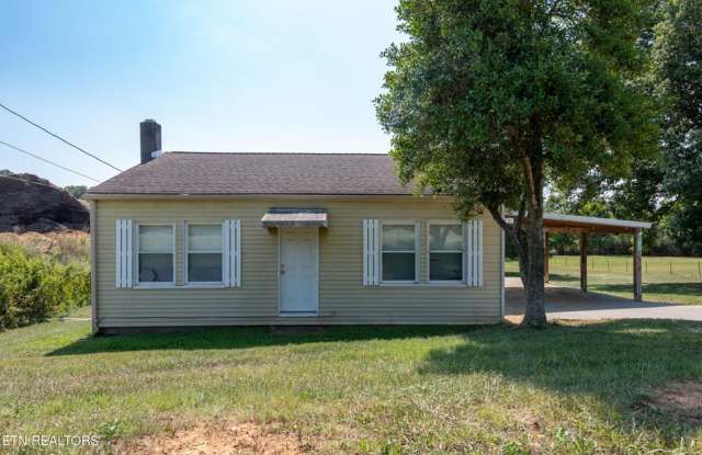 Maryville 37801 - 2 bedroom 1 bath - call Troy Adams 865-233-6949 photos photos