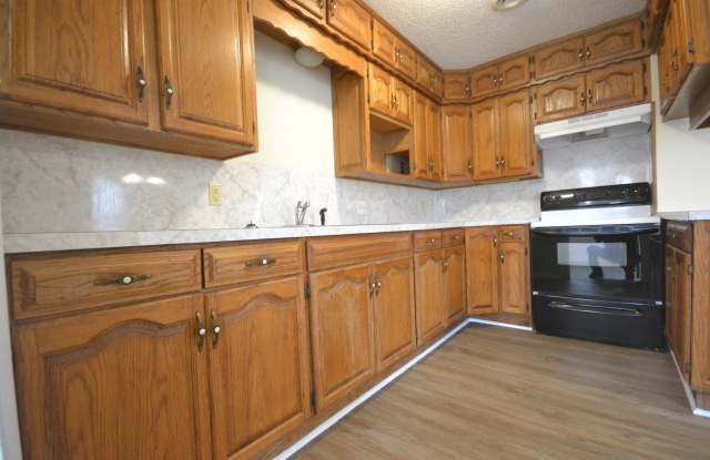 2 Bed 1 Bath 900 SQFT Home in Bolivar! photos photos