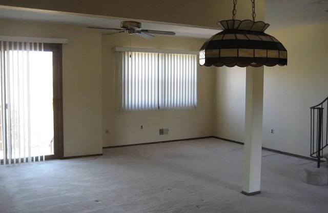824 Victoria Court photos photos