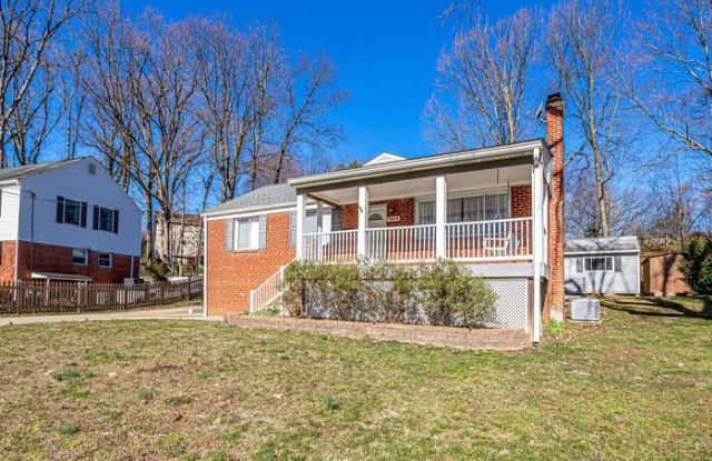 7404 Allan Avenue - 7404 Allan Avenue, Idylwood, VA 22046