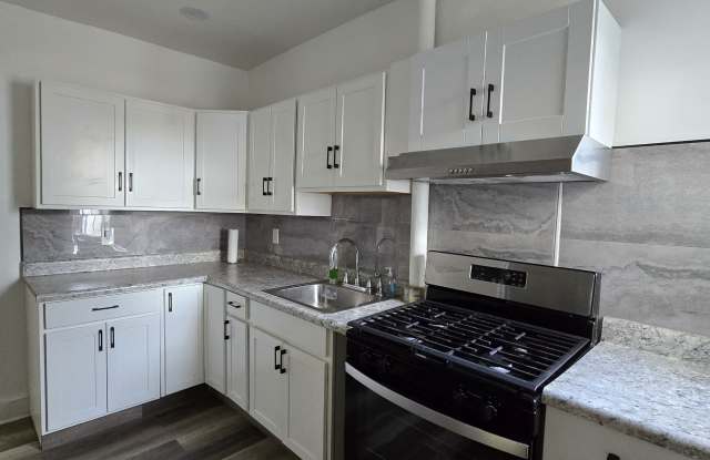 1512 Centre Avenue - 2 photos photos