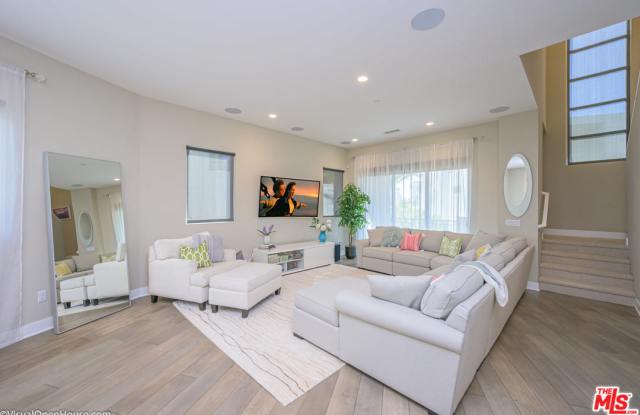 5933 Coral PL Gallery 2