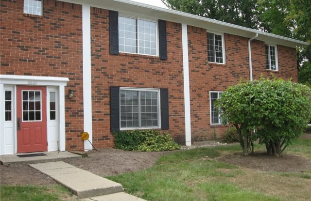 Park Hoover - 6460 Park Central Way, Indianapolis, IN 46260