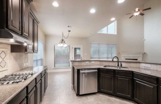 7643 Culebra Valley Gallery 2