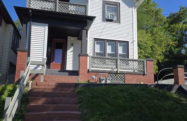 436 W Burleigh St photos photos