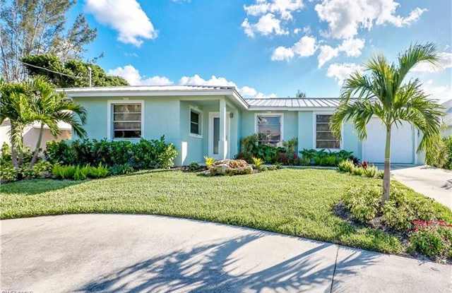 1540 Curlew AVE - 1540 Curlew Avenue, Naples, FL 34102