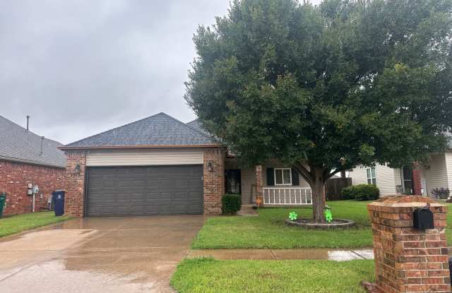 Recently remodeled 3 bedroom, 2 bath, 2 car garage home close to Tinker AFB photos photos