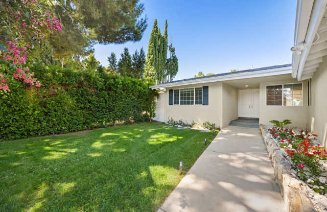 Renovated Tarzana Pool Home Near Ventura Boulevard photos photos