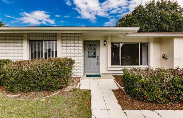 18106 EAU GALLIE CIRCLE Gallery 2