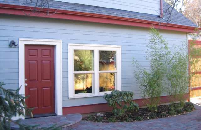 Deluxe Downtown Bend STUDIO Loft! 1719 NW 2nd St. - 1719 Northwest 2nd Street, Bend, OR 97703 Deluxe Downtown Bend STUDIO Loft! 1719 NW 2nd St. - 1719 Northwest 2nd Street, Bend, OR 97703