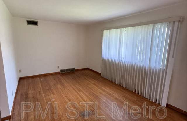 4838 South Broadway Street Unit B Gallery 2
