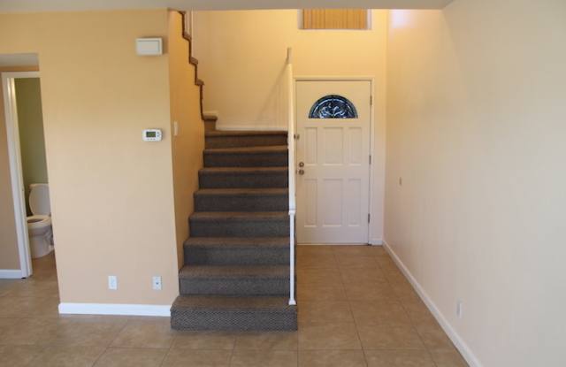 Gorgeously Remodeled 2 bedroom TownHome For Rent Gallery 2