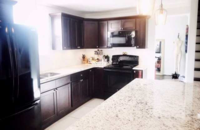 2003 Rose Cliff Dr Unit A Gallery 4