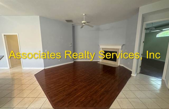 Carlton Court in Haile Plantation- MOVE IN READY! Gallery 4