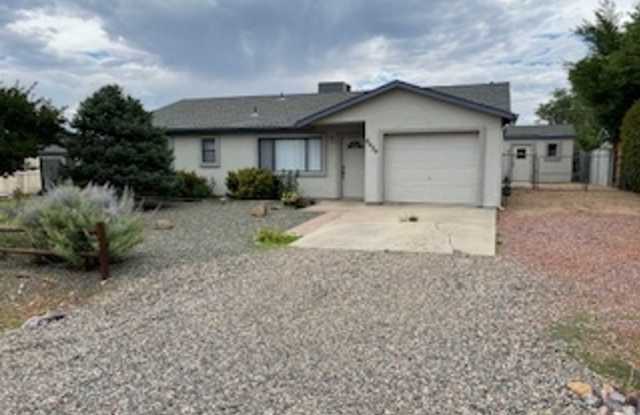 Charming 3BR/2 BATH House in Prescott Valley photos photos