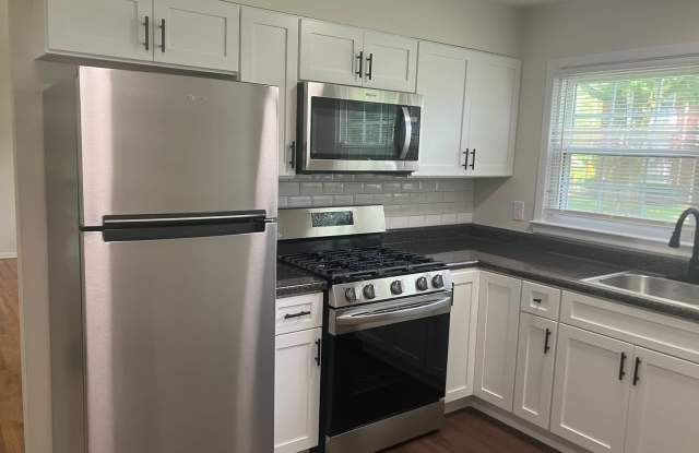 Buckingham Court Gardens photos photos