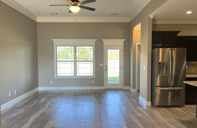 Beautiful Home in Hilltop School Zone Gallery 3