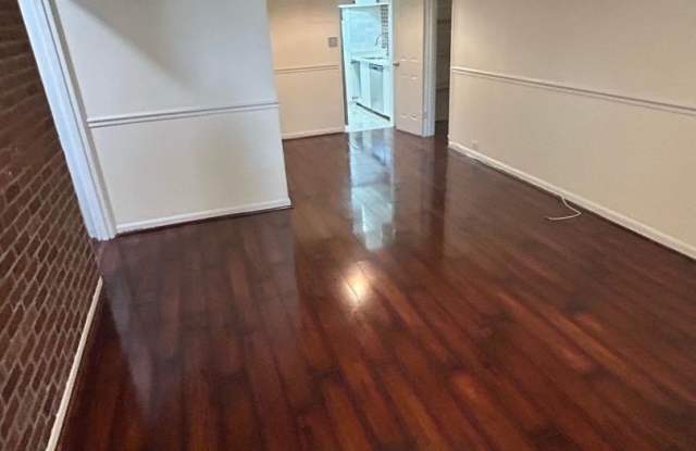 230 N THOMAS ST N #230-1 Gallery 4