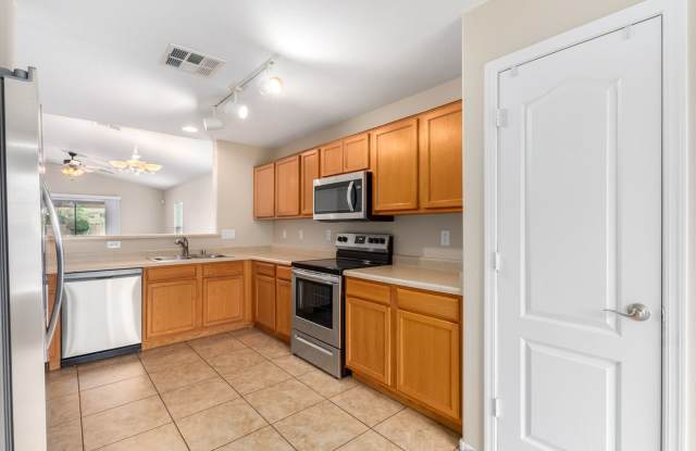 Excellent area of Goodyear! Like new inside! Gallery 3