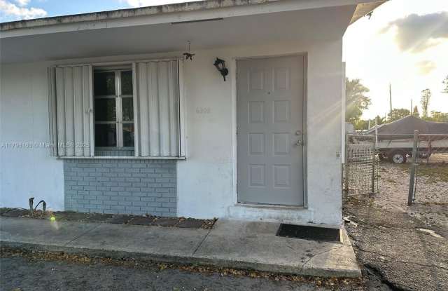 6300 Pierce St photos photos