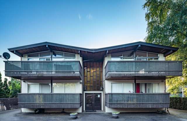 13202 JUST BLOCKS TO CARKEEK PARK AND CENTRALLY LOCATED photos photos