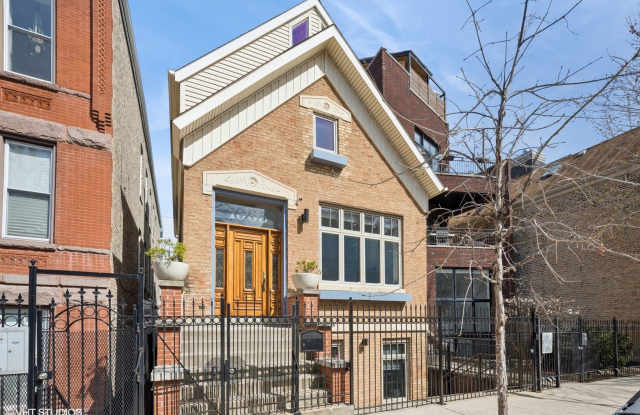 1065 N Marshfield Avenue Gallery 1
