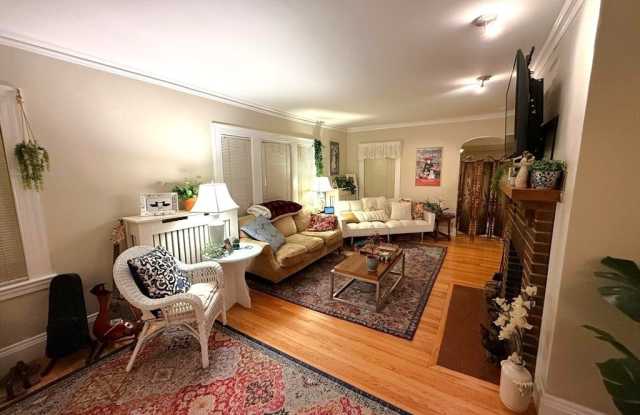 68 Westchester Rd unit: 2 photos photos