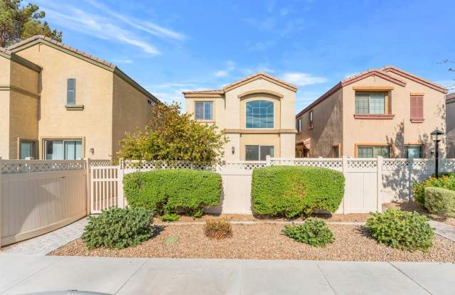 Gated Community Living with Vaulted Ceilings, Loft & Private Courtyard! photos photos Gated Community Living with Vaulted Ceilings, Loft & Private Courtyard! photos photos