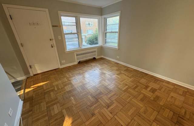 524 Michigan Avenue, Gallery 2