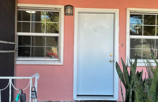 Remodeled Studio Unit in Long Beach, a few blocks from the Ocean - 930 East 1st Street, Long Beach, CA 90802