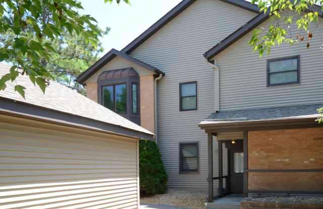 Beautiful 2-Bed 1-Bath Condo in Bloomington - Available Now! photos photos Beautiful 2-Bed 1-Bath Condo in Bloomington - Available Now! photos photos