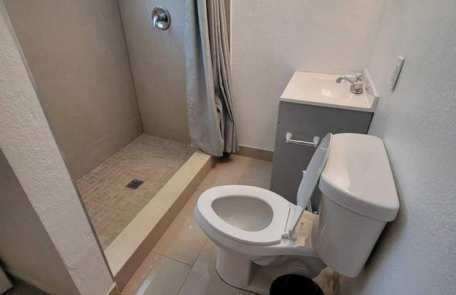 2751 NW 58TH TER LAUDERHILL, FL 33313 photos photos