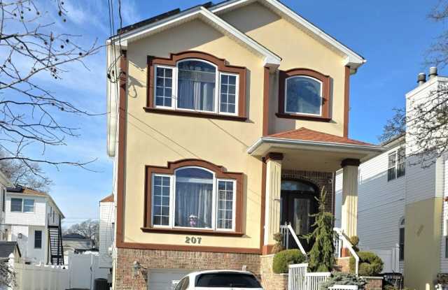 207 Sinclair Avenue unit: #B photos photos 207 Sinclair Avenue unit: #B photos photos