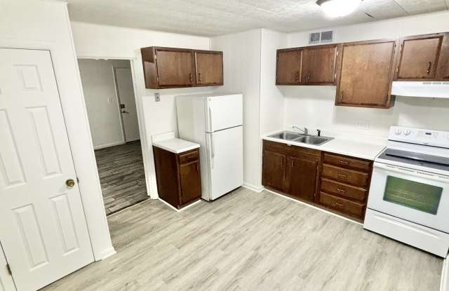 1644 West Adams Street - 3 photos photos