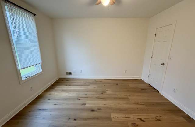 113 Manor Avenue - B Gallery 4