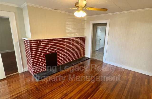 1604 Walker Place Gallery 2