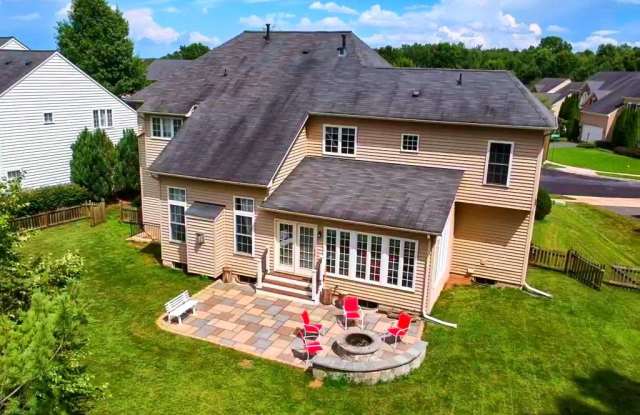 7236 WINNIPEG CT Gallery 2