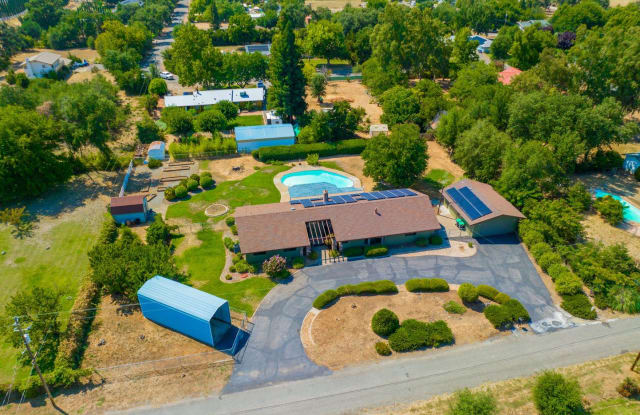 15715 Johnson Rd - 15715 Johnson Road, Bend, CA 96080