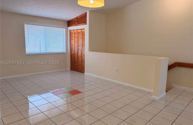 8019 Lake Dr Gallery 4