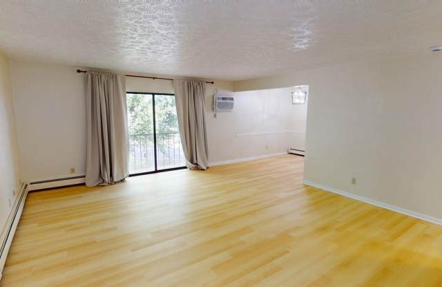 Excellent Location! Canfield, 2 Bedroom Remodeled Unit with New Appliances photos photos