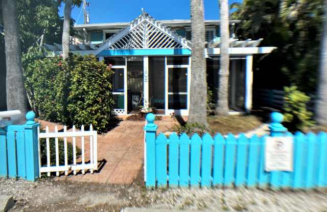 108 N 9th St - 108 9th Street North, Bradenton Beach, FL 34217