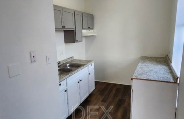 5096 Minerva Avenue - C photos photos