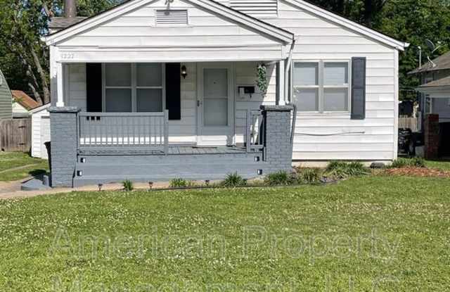 1227 S College Ave photos photos