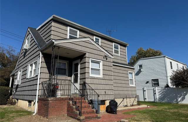 273 Mott Avenue photos photos