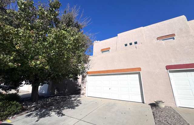 Spacious Townhome in Spanish Sun HOA Gallery 1