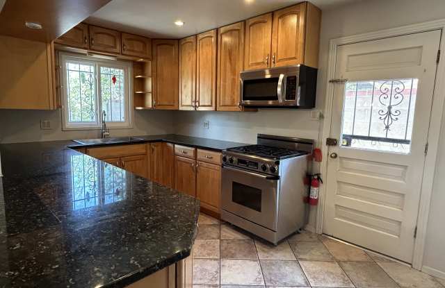 2712 Palomas Drive Northeast Gallery 4